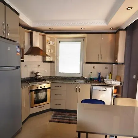 Alanya Oba Plajlar Karsisi Havuzlu Daire Apartament